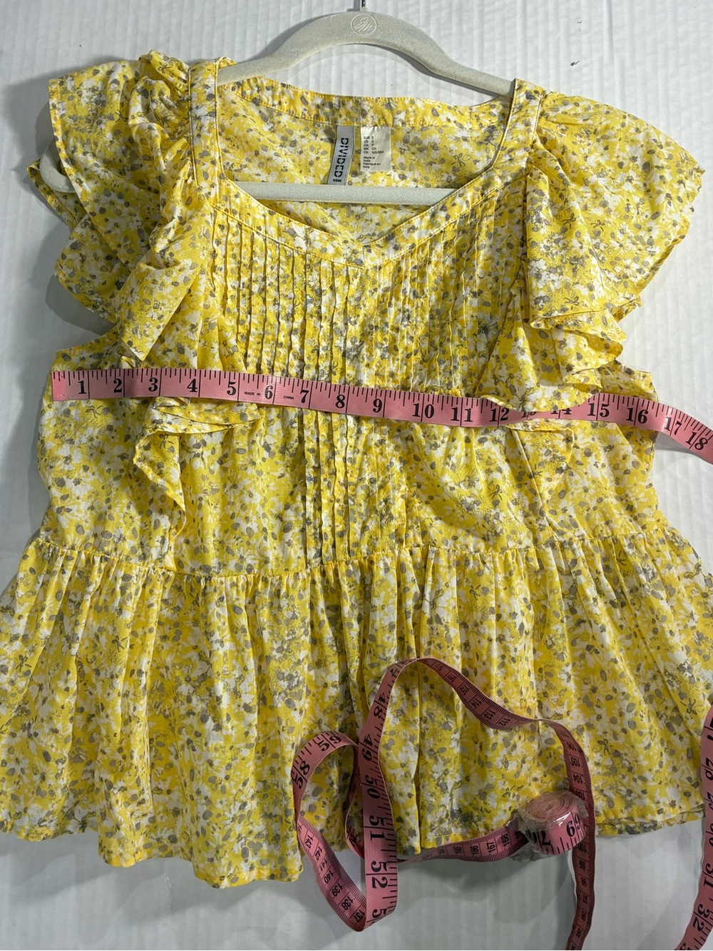 DIVIDED H&M FLORAL RUFFLE TOP - Picture 3 of 15